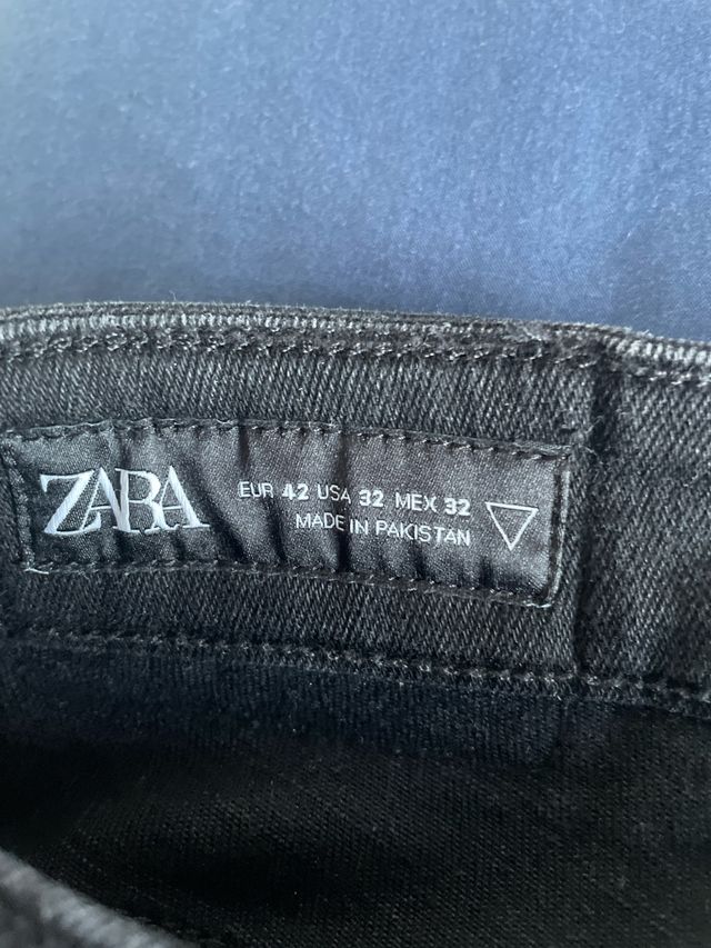 Pantalón vaquero negro