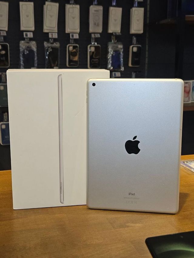 IPAD 8TH 32GB WIFI 10.2" 2020 PLATA