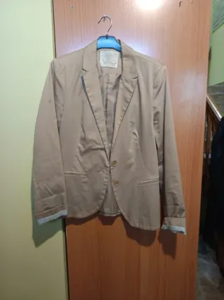 Americana beige pastel, monísima