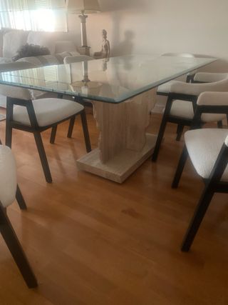 Tavolo da pranzo in cristallo e pietra di marmo beige