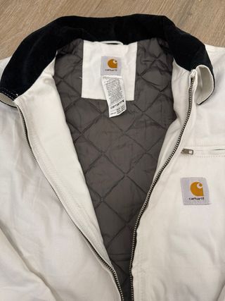 Chaqueta Carhartt Blanca y Negra