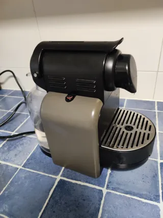 Cafetera Nespresso DeLonghi