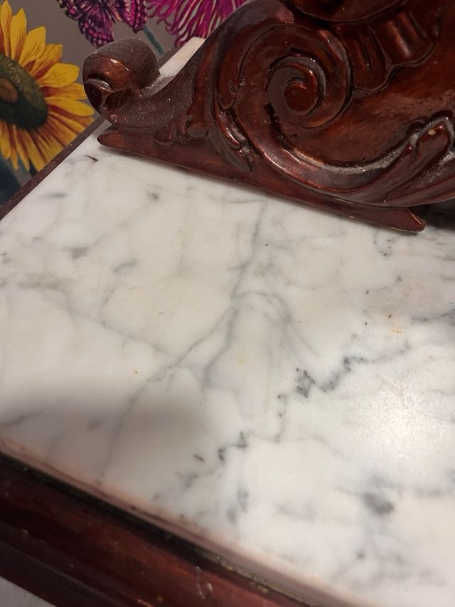 Espejo con repisa de mármol