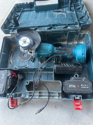 Amoladora a batería con cargador y baterías de 21