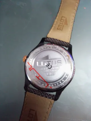 Reloj Lotus Negro y Dorado Hombre