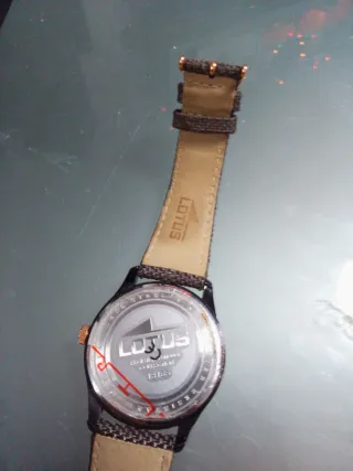 Reloj Lotus Negro y Dorado Hombre