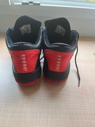 Jordan Max Aura 2 Negro/Rojo