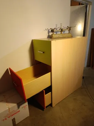 Cajonera con 3 cajones llargs i fondo