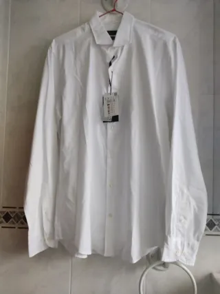 Camisa blanca de vestir hombre