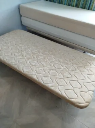 Base Tapizada con patas