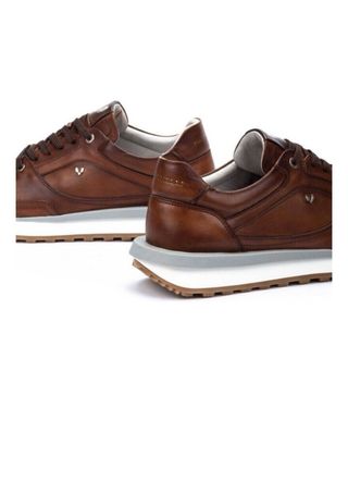 Zapatillas de hombre de cuero marrón