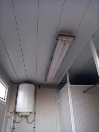 Oportunidad..Caseta con WC, Ducha y Termo..