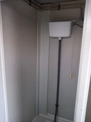 Oportunidad..Caseta con WC, Ducha y Termo..