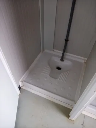 Oportunidad..Caseta con WC, Ducha y Termo..