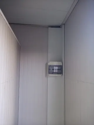 Oportunidad..Caseta con WC, Ducha y Termo..