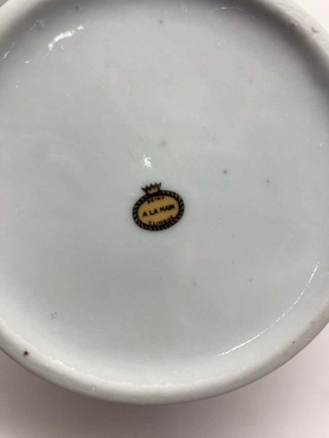 Piattino con teiera in porcellana