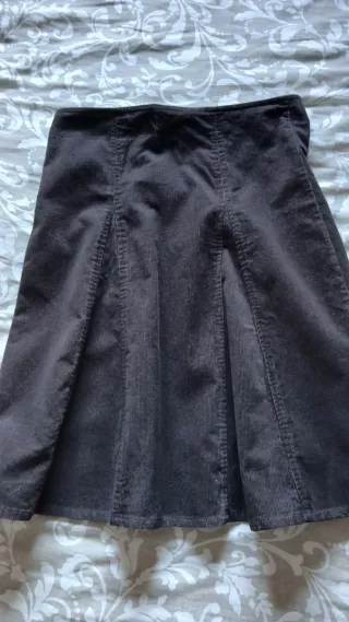 Falda vintage de pana marrón. Zara. Talla M