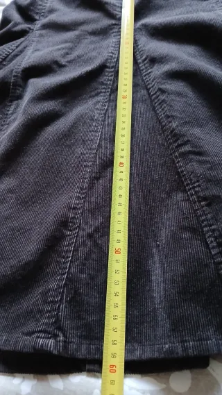 Falda vintage de pana marrón. Zara. Talla M