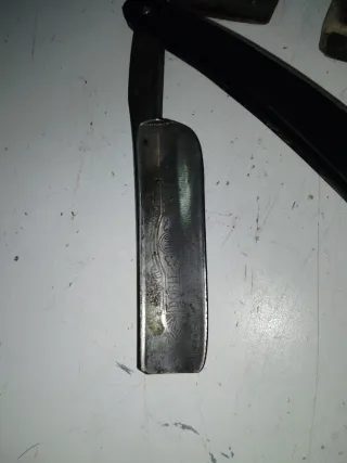 Navaja Filarmónica + Caja + Piedra Afilado