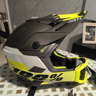 Casco Just1 Negro y Amarillo