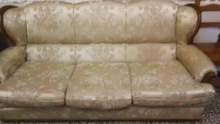 Sofá tapizado floral