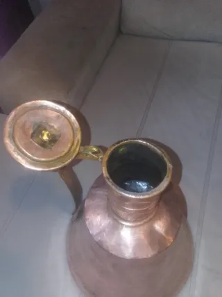 Aceitera antigua de cobre