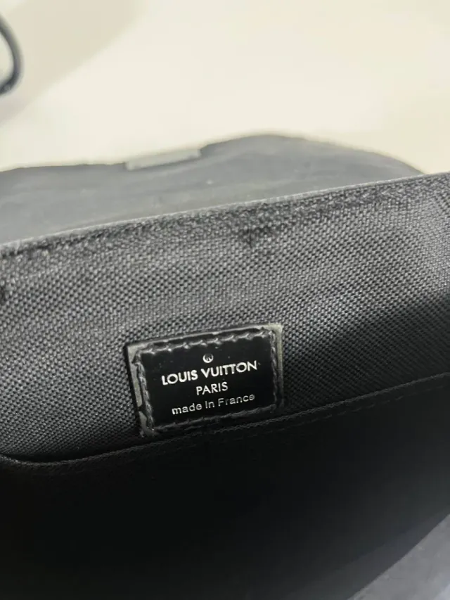 Riñonera Louis Vuitton Negra