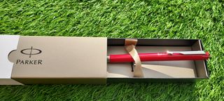 Caneta Parker Nova Vermelha e Prata