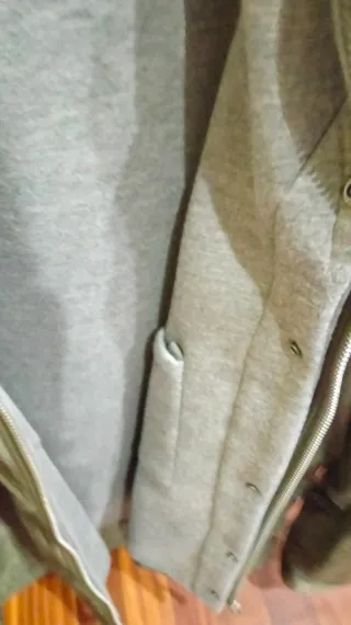 Chaqueta doble verde con capucha y gris