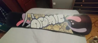 Tabla Snowboard Atomic con Fijaciones