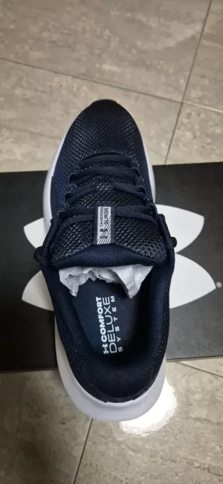 Zapatillas Under Armour Azul y Blanco