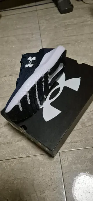 Zapatillas Under Armour Azul y Blanco