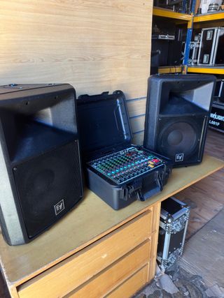 Equipo Sonido 1000W: Mesa + 2 Altavoces EV SX100