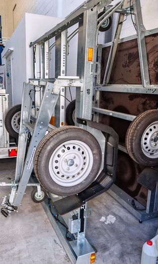 NUEVO: Remolque motos basculante y plegable 750 kg