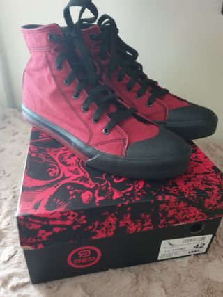 Scarpe alte tela rosse/nere taglia 42 EMP