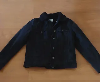 Chaqueta vaquera negra con borrego