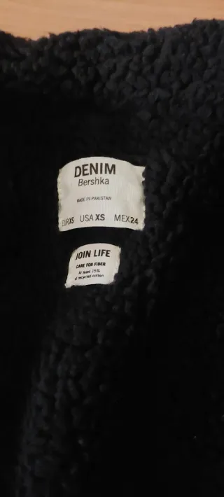 Chaqueta vaquera negra con borrego