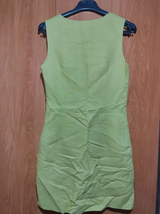 Vestido verde con flores y lentejuelas