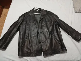 Chaquetón de piel negro