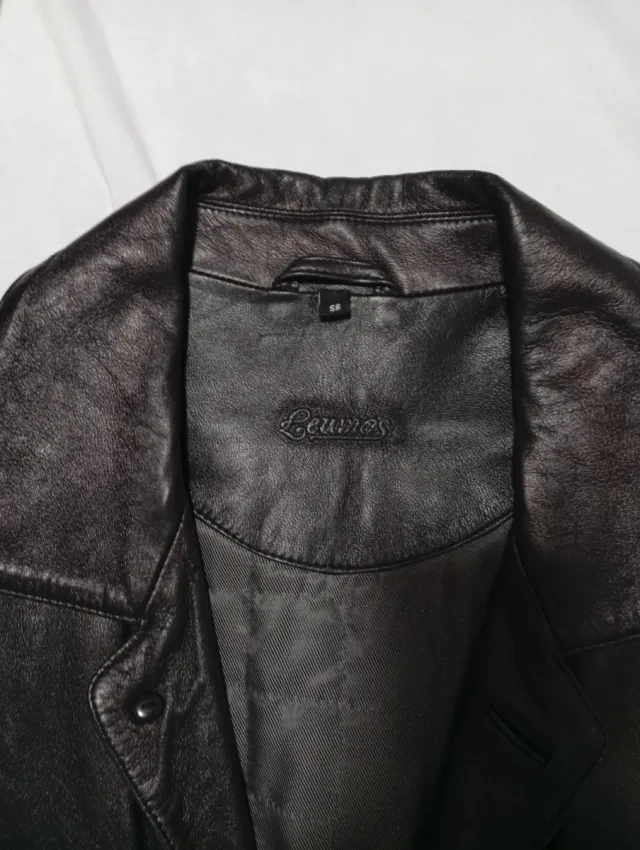 Chaquetón de piel negro