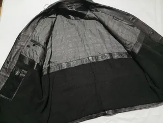 Chaquetón de piel negro