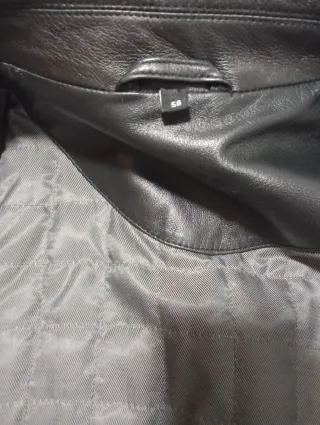 Chaquetón de piel negro