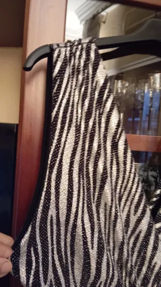 Vestido sin manga estampado cebra, con brigie