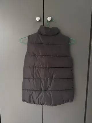 Chaqueta sin mangas NIÑA Zara, Talla 5-6 (NO XS)