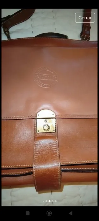 Maletín de cuero marrón