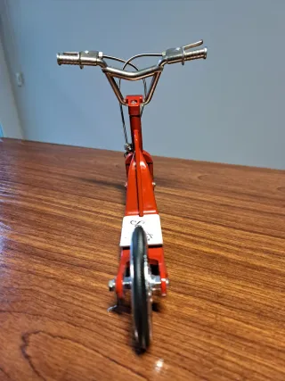 Miniatura Patinete Scooter Rojo