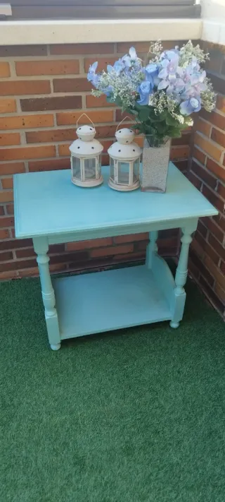 Tavolino in legno massello turchese. Prezzi negoziabili