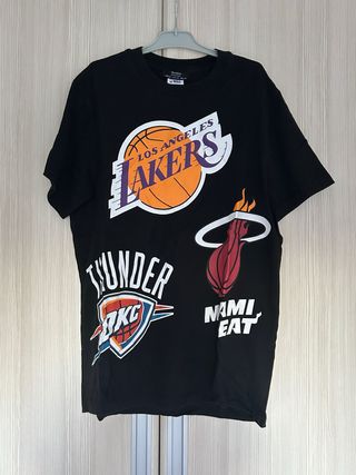 Camiseta Bershka x NBA Negra