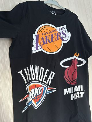 Camiseta Bershka x NBA Negra