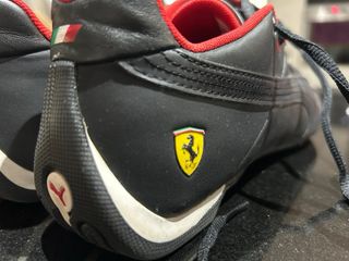 Zapatillas Puma Ferrari Negras y Rojas
